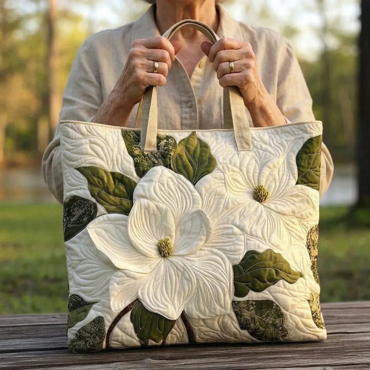 Borsa Artigianale Trapuntata - Eleganti Gigli Bianchi